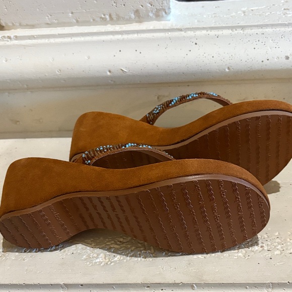 Yellow Box Women's Size 9 Tan Sandals with Blue Beaded Straps New in Box - Picture 4 of 9